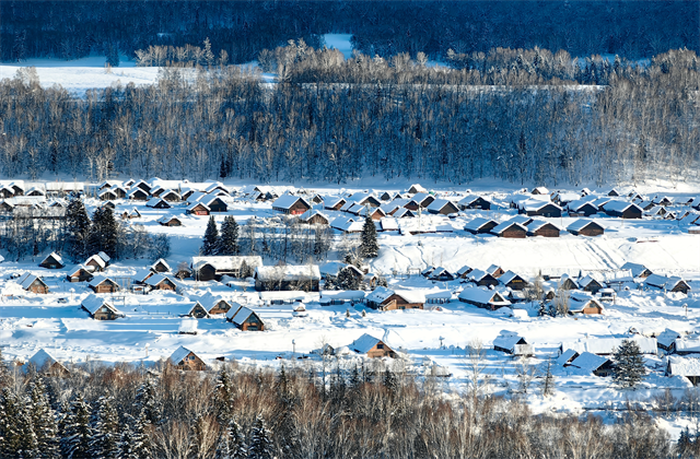 冬遊北疆童話秘境10天~阿勒泰粉雪、禾木山莊二晚、白樺木霧淞、喀納斯雪景、賽里木湖藍冰 新疆禾木小屋雪景-1.jpeg