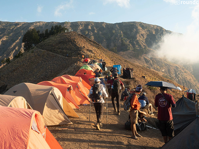 Sembalun 火山口營地01.jpg